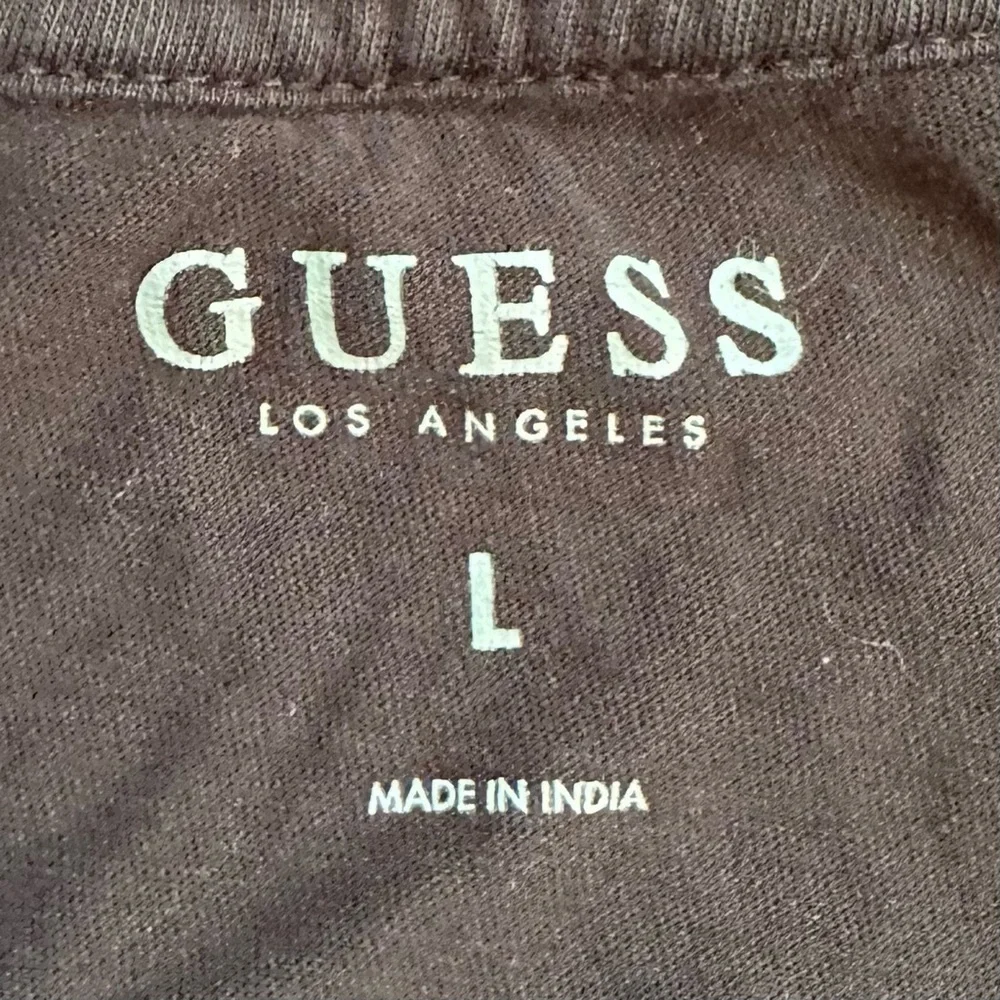 Guess Logo T-Shirt - Picture 4 of 4